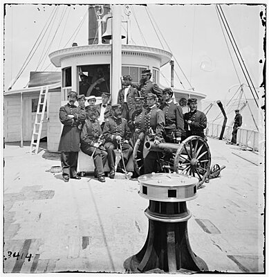 Click image for larger version

Name:	Officers -Philadelphia.jpg
Views:	233
Size:	80.0 KB
ID:	215010