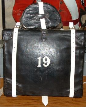 Click image for larger version

Name:	19th_knapsack_front.jpg
Views:	304
Size:	19.2 KB
ID:	216445
