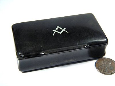 Click image for larger version

Name:	eBay Snuff Box c1880 1a.jpg
Views:	164
Size:	19.8 KB
ID:	216466