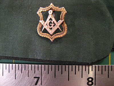 Click image for larger version

Name:	Breast Pin.JPG
Views:	173
Size:	1.92 MB
ID:	216588