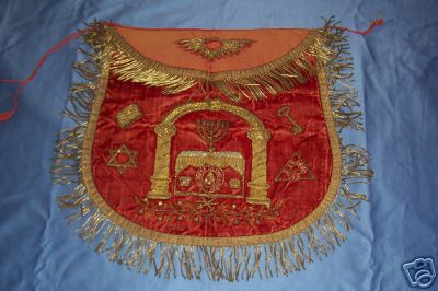 Click image for larger version

Name:	eBay c1820 Royal Arch  embroidered 1a.jpg
Views:	208
Size:	24.6 KB
ID:	216715