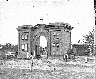 Click image for larger version

Name:	gettysburg gates.jpg
Views:	101
Size:	38.4 KB
ID:	216873