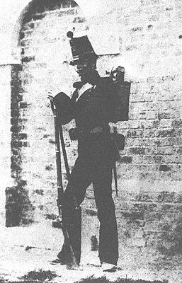 Click image for larger version

Name:	British Soldier w Enfield.JPG
Views:	401
Size:	258.2 KB
ID:	216961
