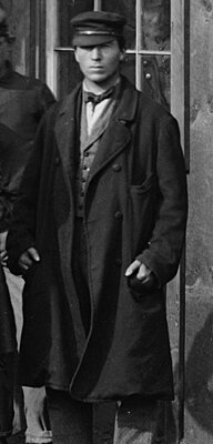 Click image for larger version

Name:	overcoat4.jpg
Views:	273
Size:	50.4 KB
ID:	219005