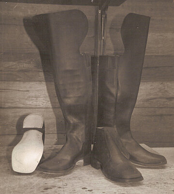 Click image for larger version

Name:	boots2.jpg
Views:	211
Size:	247.1 KB
ID:	219318