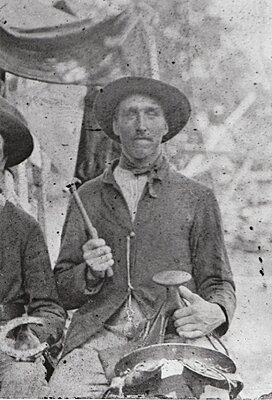 Click image for larger version

Name:	Federal 8th Tenn saddler 1864.jpg
Views:	288
Size:	1.27 MB
ID:	219821