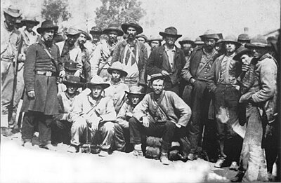 Click image for larger version

Name:	Confederate Prisoners at Chicago.jpg
Views:	1341
Size:	393.1 KB
ID:	226271