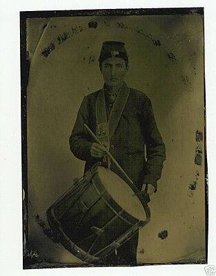 Click image for larger version

Name:	feddrummer1.jpg
Views:	135
Size:	50.5 KB
ID:	226905
