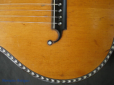 Click image for larger version

Name:	Lacote guitar 1840 l.jpg
Views:	190
Size:	115.4 KB
ID:	227994