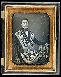 Click image for larger version

Name:	Man wearing Odd Fellows apron. Fraternal..jpg
Views:	125
Size:	38.3 KB
ID:	228522