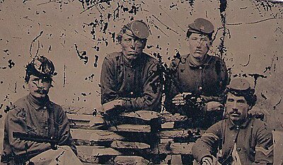 Click image for larger version

Name:	4 Civil War Soldi&amp;amp;#.jpg
Views:	451
Size:	70.5 KB
ID:	228816