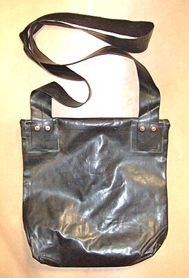 Click image for larger version

Name:	rubberized haversacks 003.JPG
Views:	289
Size:	673.7 KB
ID:	230391