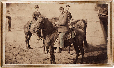 Click image for larger version

Name:	Fed officers  unique bridle.jpg
Views:	411
Size:	537.2 KB
ID:	230456